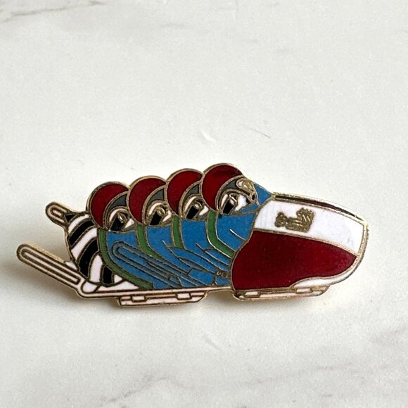 Vintage 1979 Winter Olympics Bob Sled Team Enamel Pin Brooch Gold-Tone Backing - Picture 1 of 6